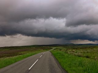 Thundery downpours in the south