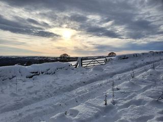 Anticyclonic gloom begins to break