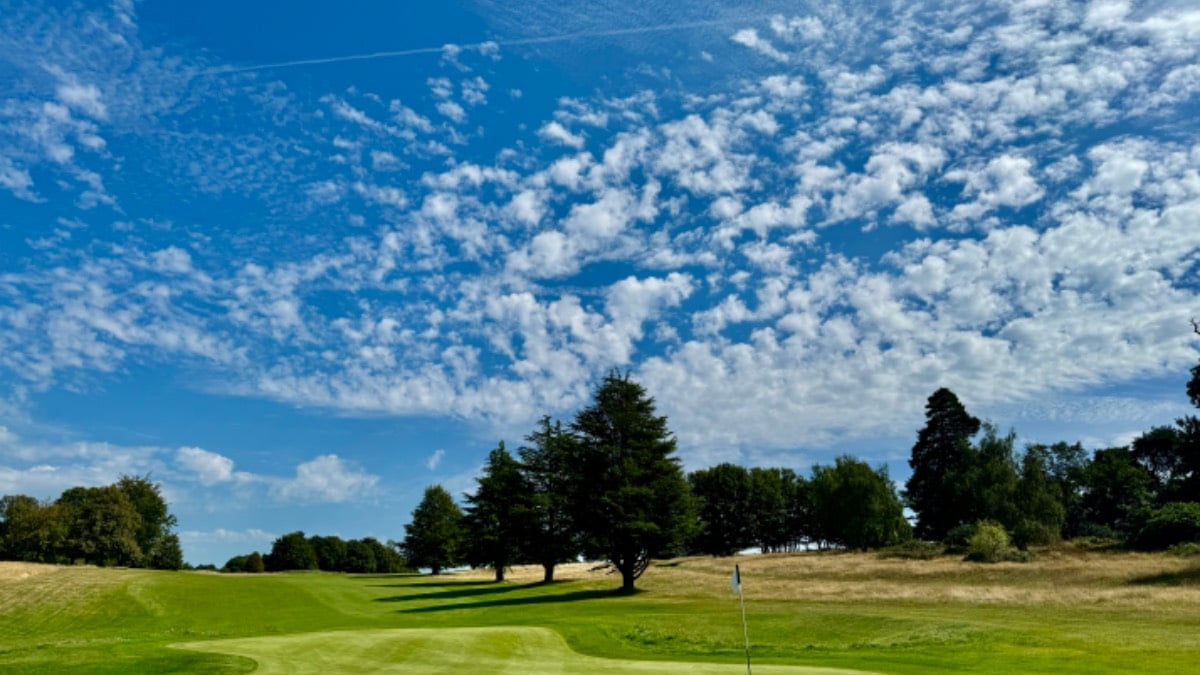 Perfect golf weather at Cowdray Park. Posted by Weatherornot