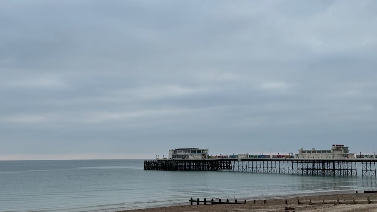 Nothing to see here. A flat calm at Worthing pier. Posted by Weatherornot